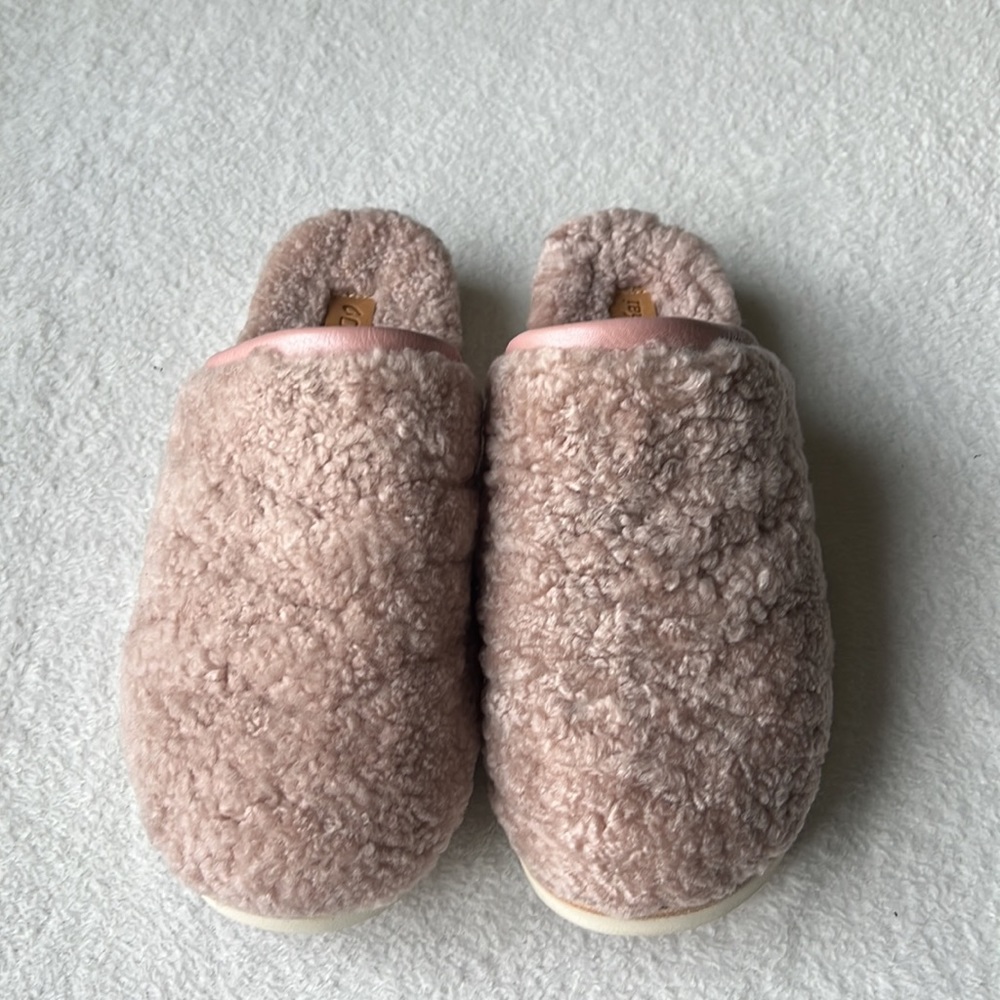 OluKai Pupu Mua Slippers